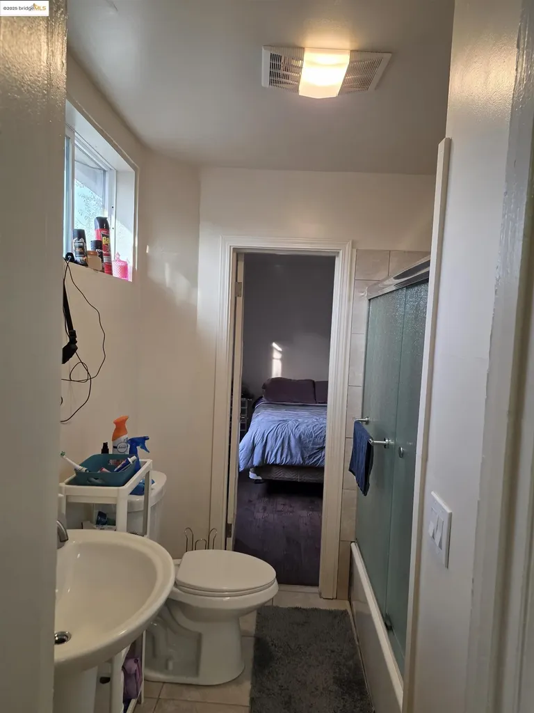 9821 E Street Oakland CA 94503