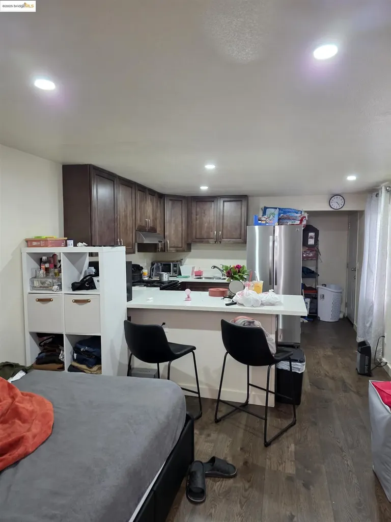 9821 E Street Oakland CA 94503