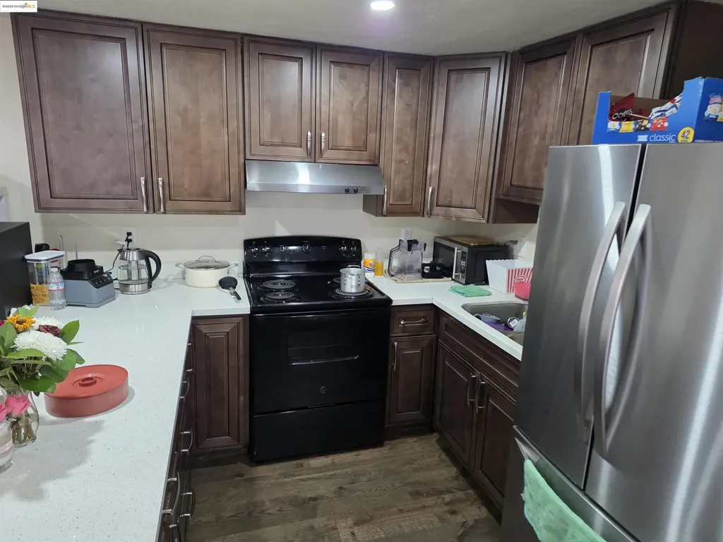 9821 E Street Oakland CA 94503