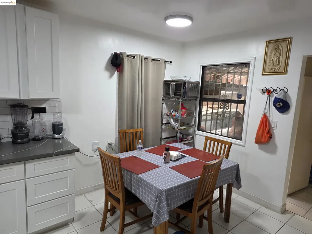 9821 E Street Oakland CA 94503