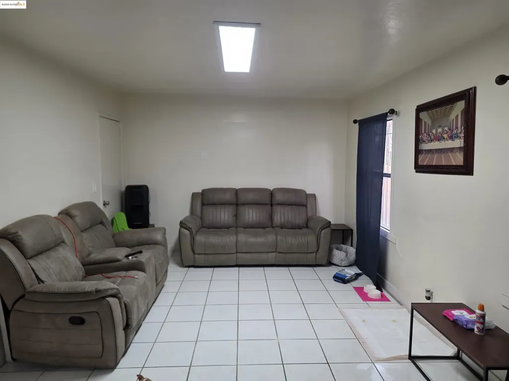 9821 E Street Oakland CA 94503