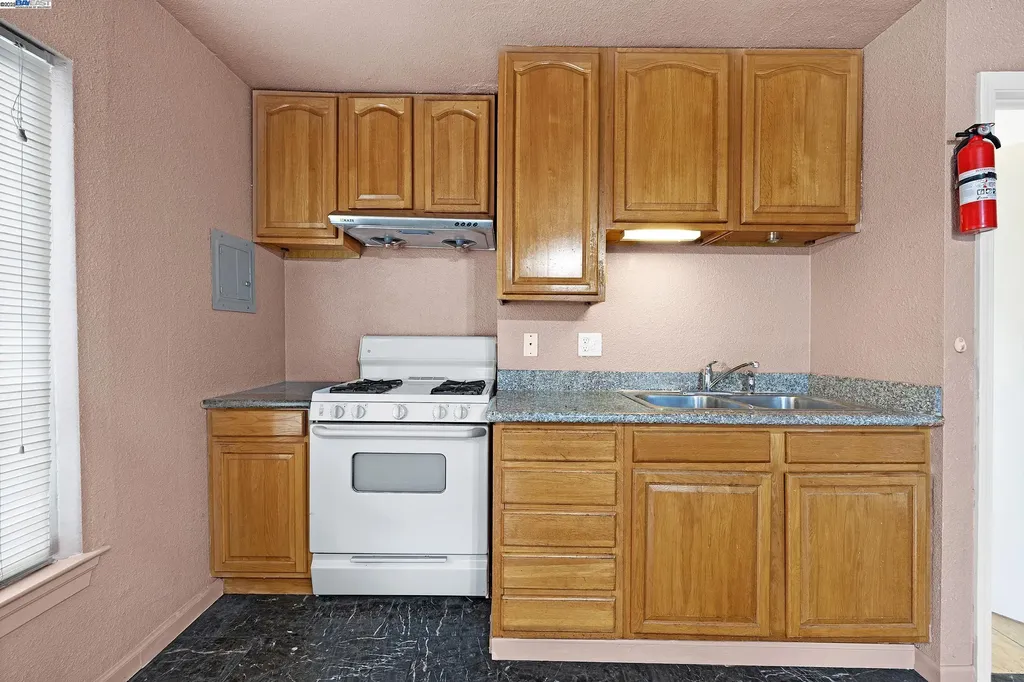 2607 23rd Avenue Oakland CA 94606