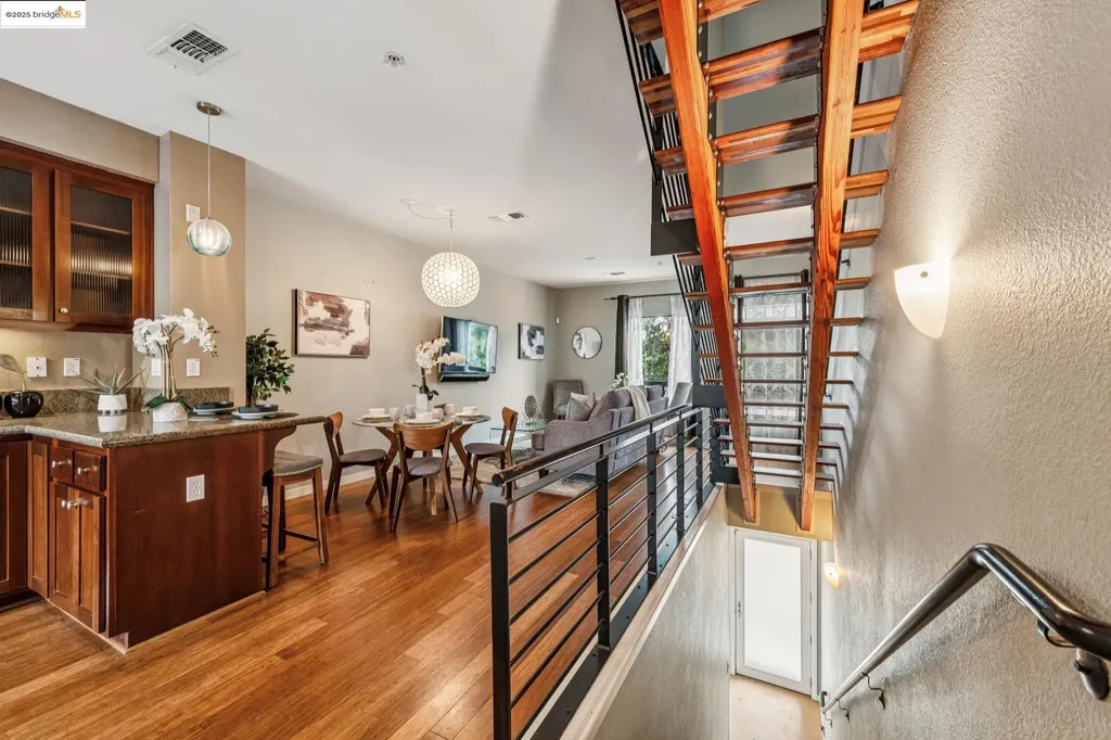 1211 Wood Street Oakland CA 94607