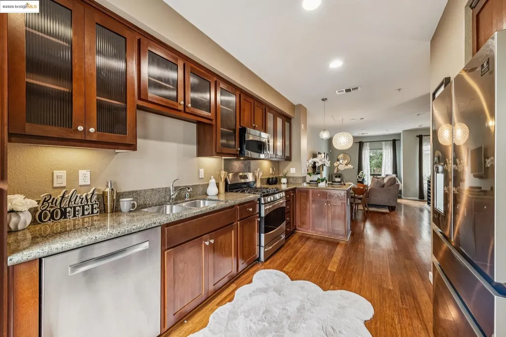 1211 Wood Street Oakland CA 94607