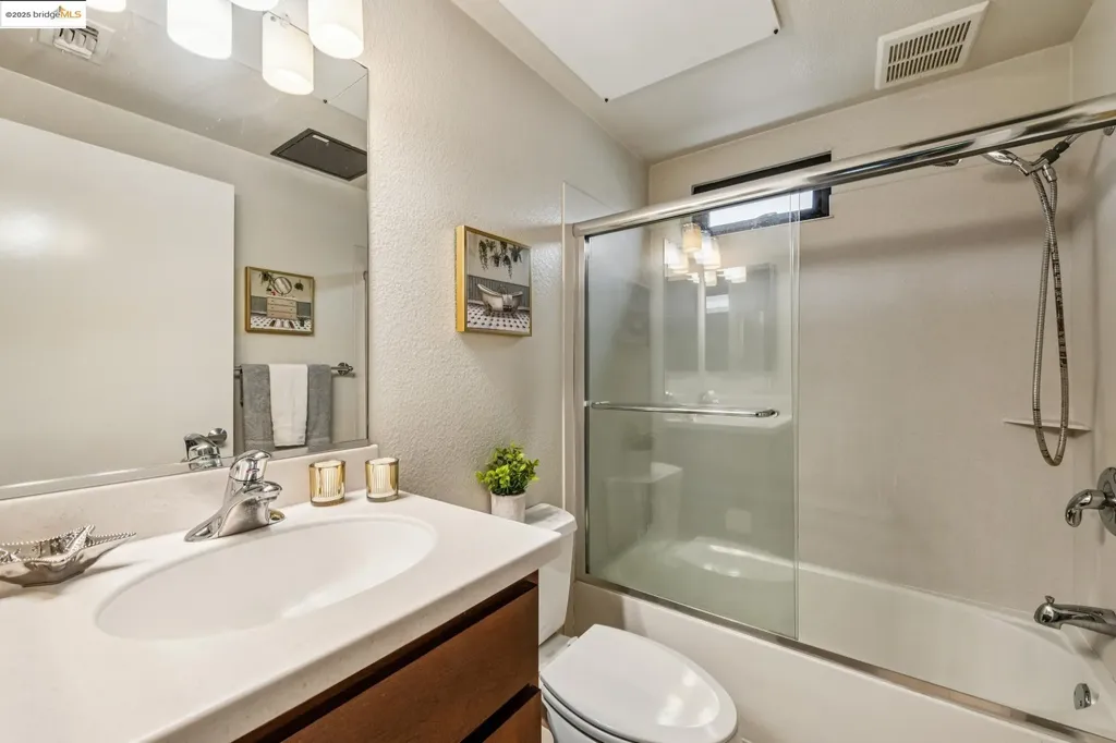 1211 Wood Street Oakland CA 94607