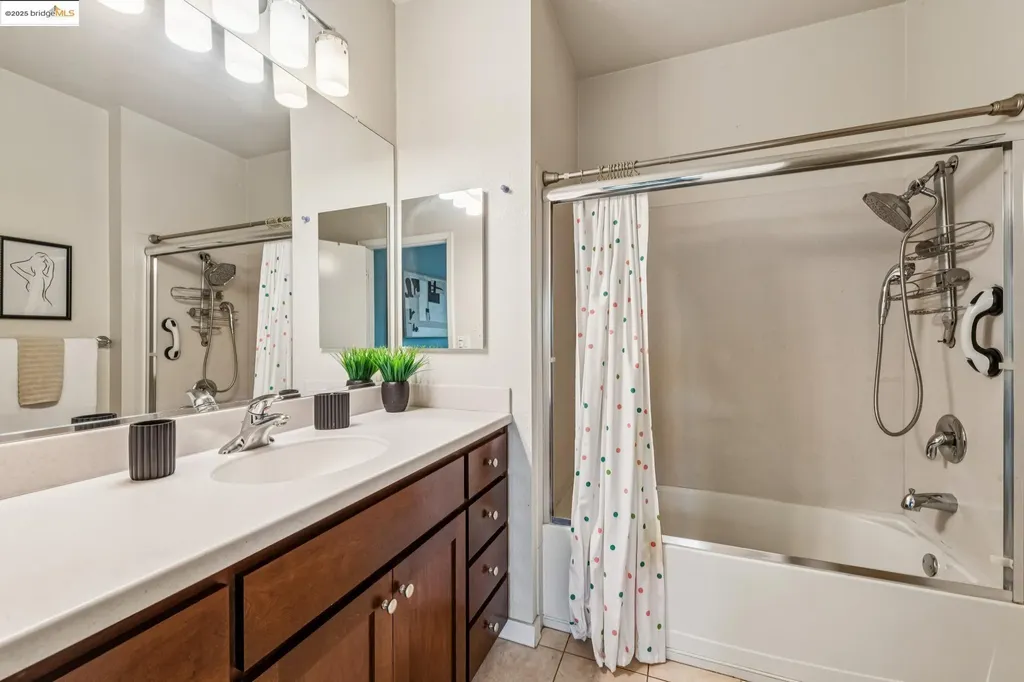 1211 Wood Street Oakland CA 94607