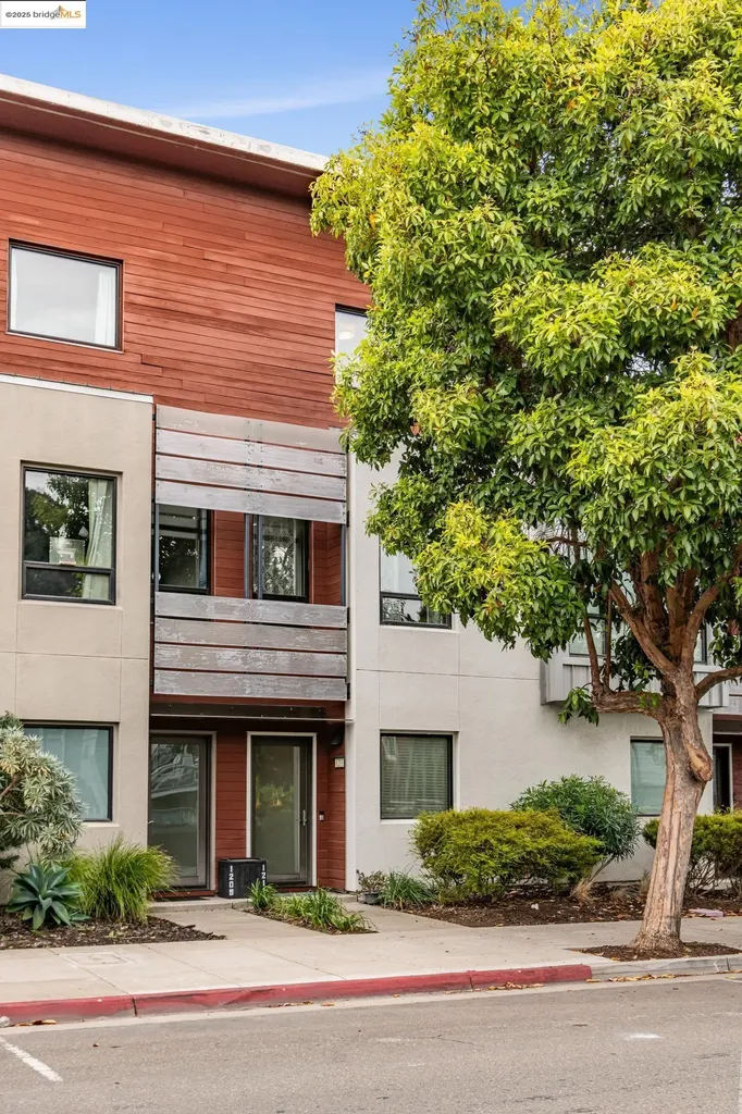 1211 Wood Street Oakland CA 94607