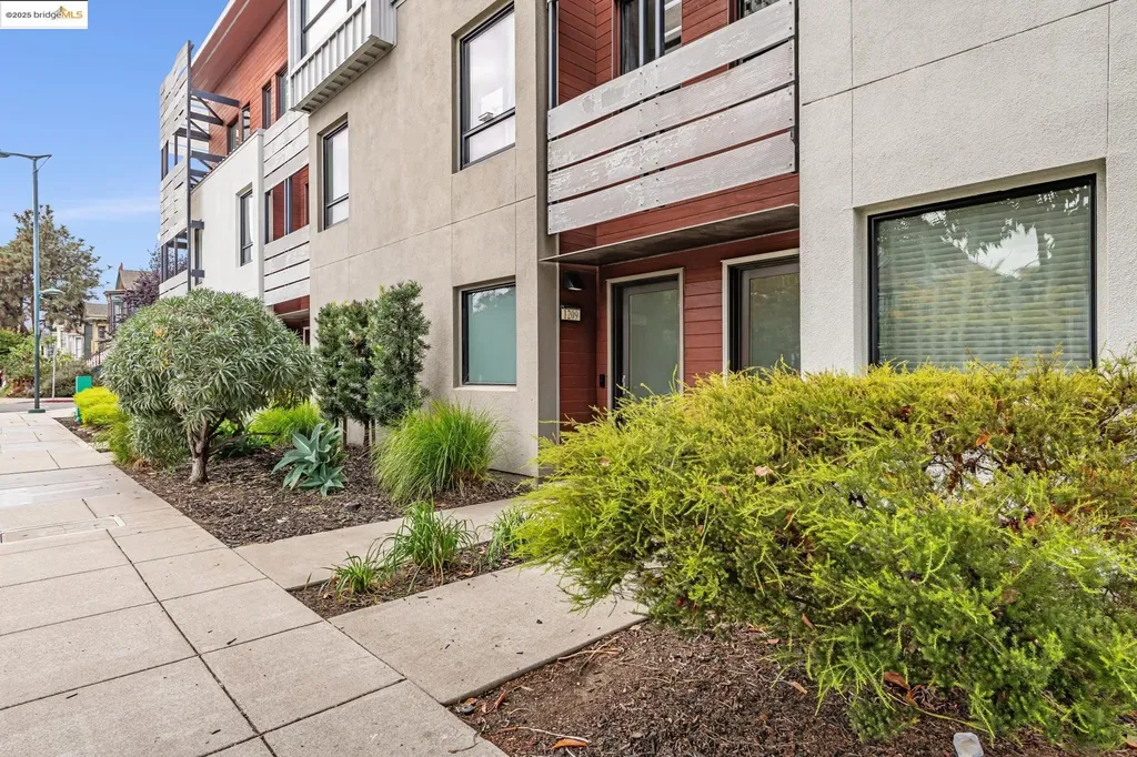 1211 Wood Street Oakland CA 94607