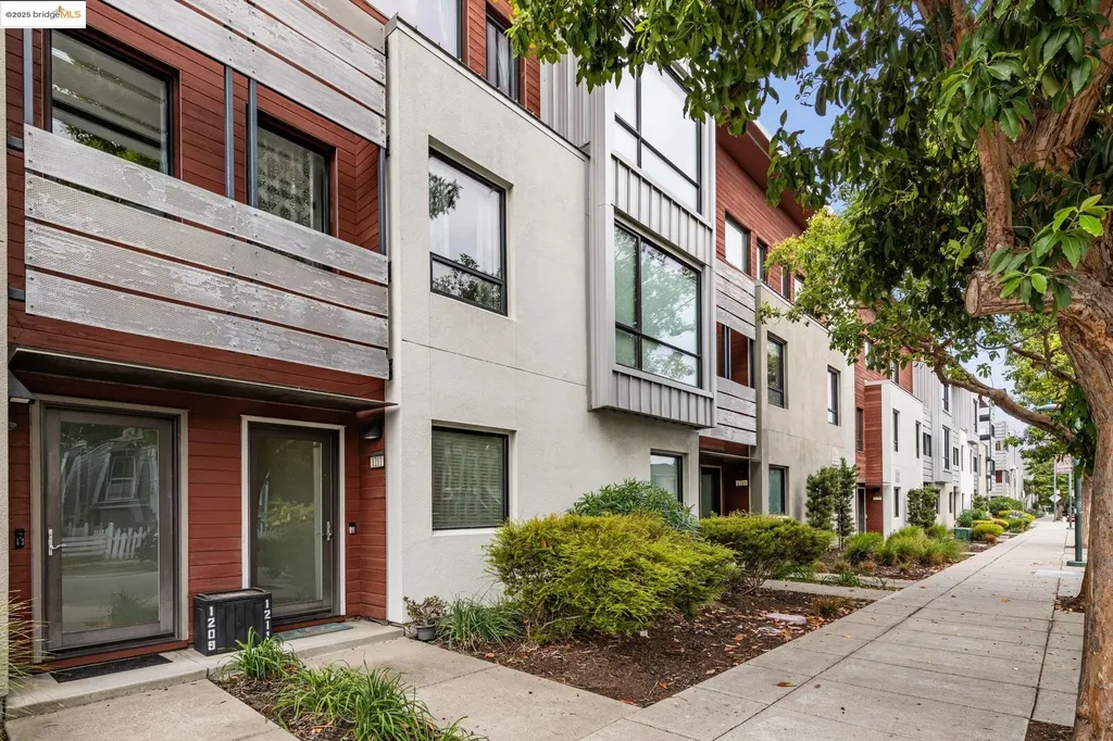 1211 Wood Street Oakland CA 94607