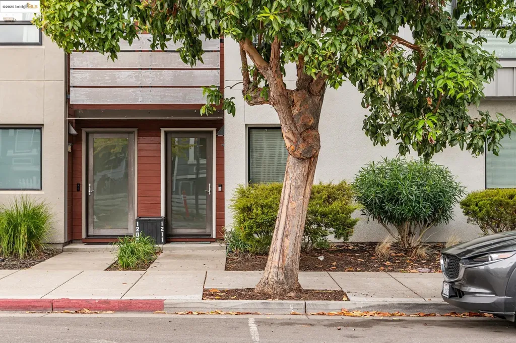 1211 Wood Street Oakland CA 94607