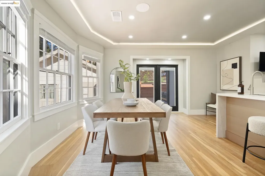 786 Trestle Glen Road Oakland CA 94610