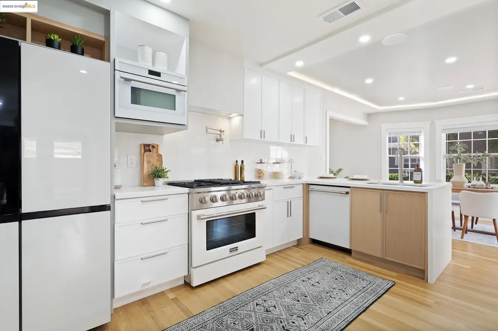 786 Trestle Glen Road Oakland CA 94610