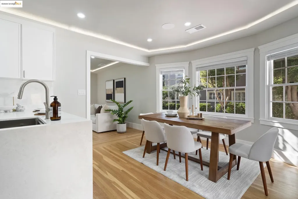 786 Trestle Glen Road Oakland CA 94610