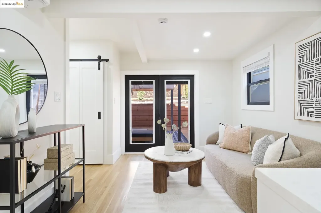 786 Trestle Glen Road Oakland CA 94610