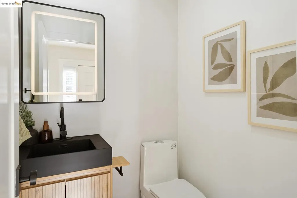 786 Trestle Glen Road Oakland CA 94610