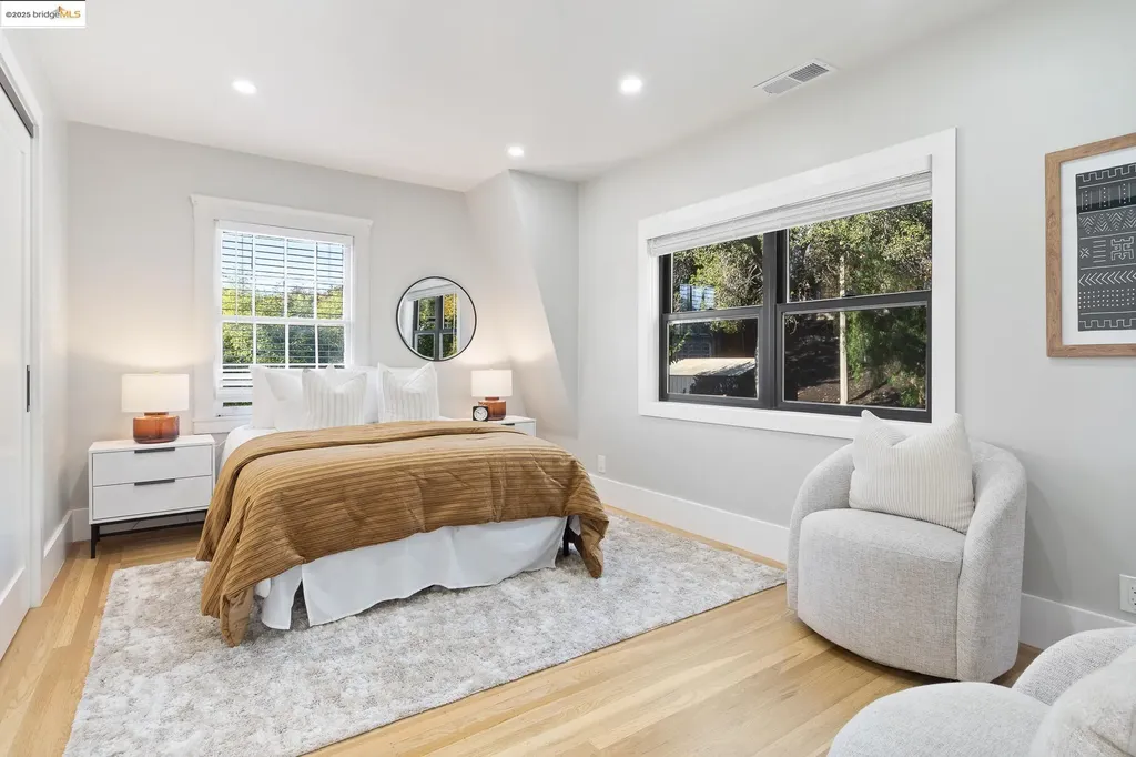 786 Trestle Glen Road Oakland CA 94610