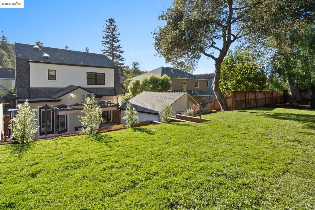 786 Trestle Glen Road Oakland CA 94610