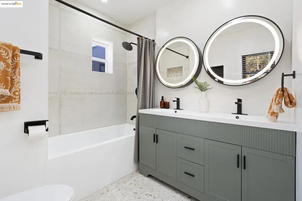 786 Trestle Glen Road Oakland CA 94610