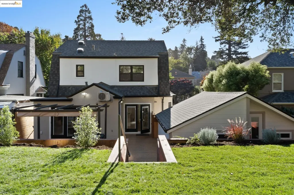 786 Trestle Glen Road Oakland CA 94610