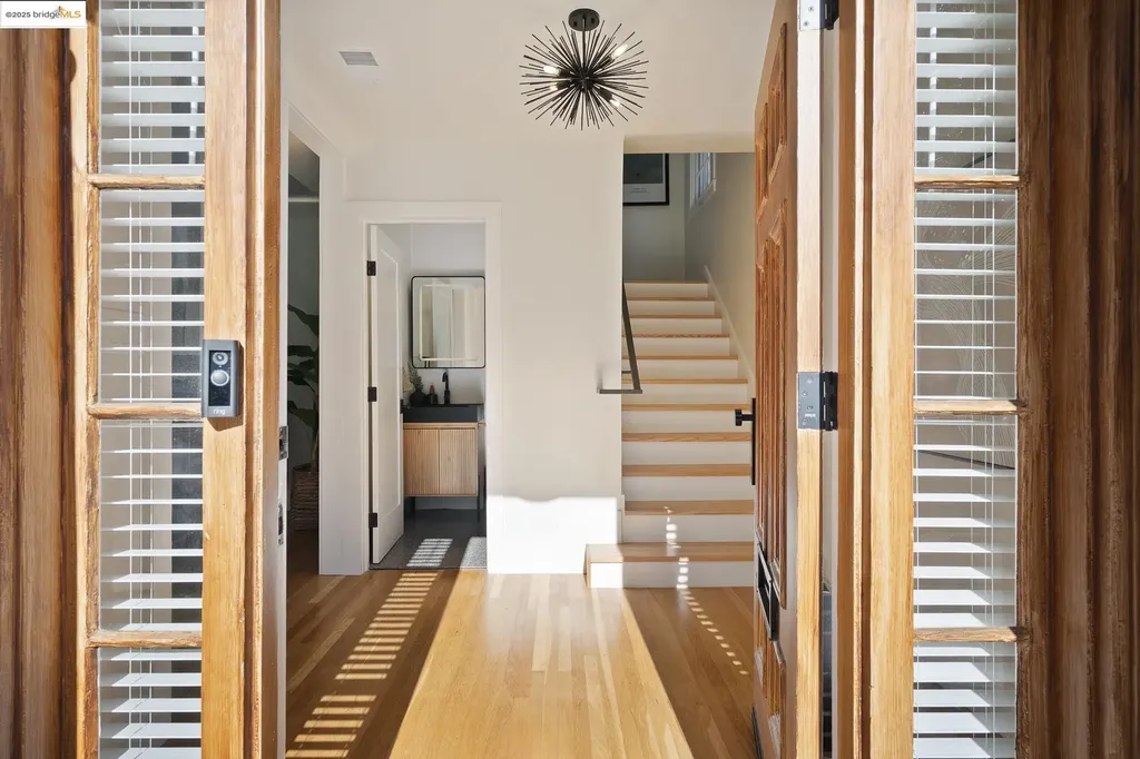 786 Trestle Glen Road Oakland CA 94610