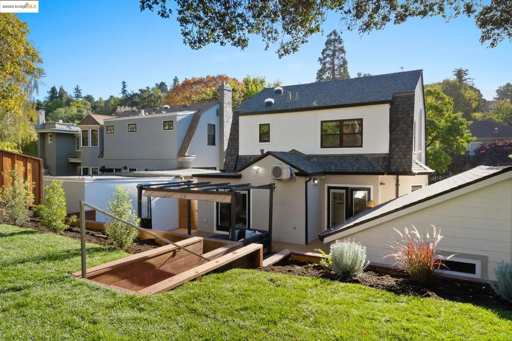 786 Trestle Glen Road Oakland CA 94610