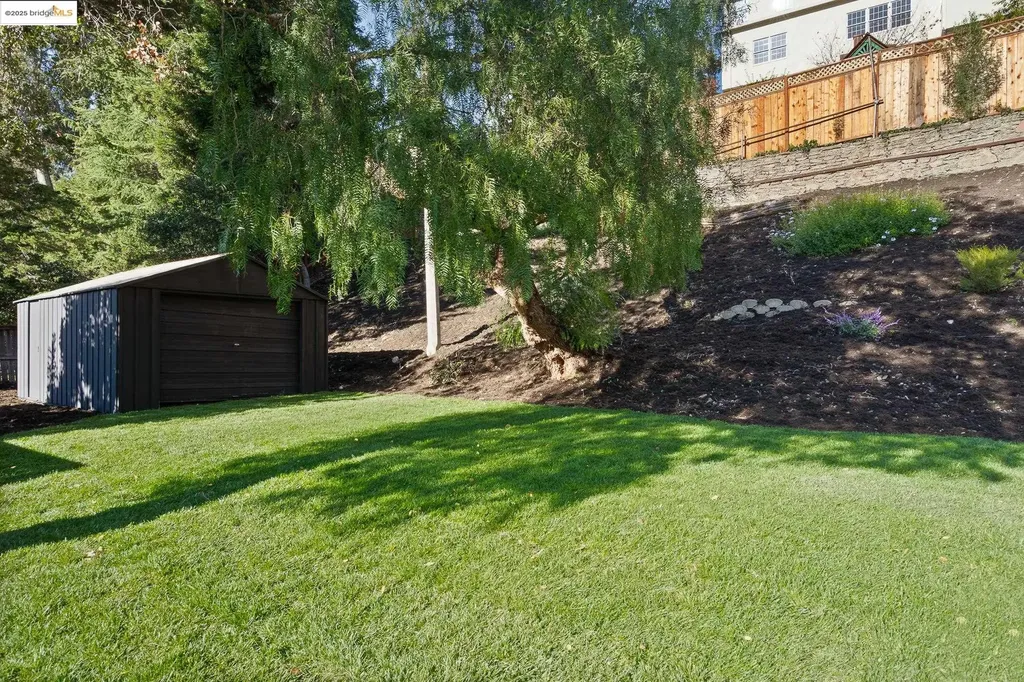 786 Trestle Glen Road Oakland CA 94610