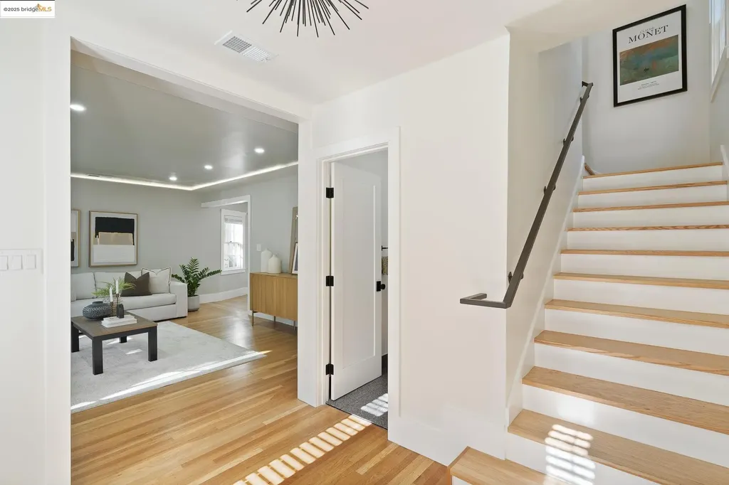 786 Trestle Glen Road Oakland CA 94610