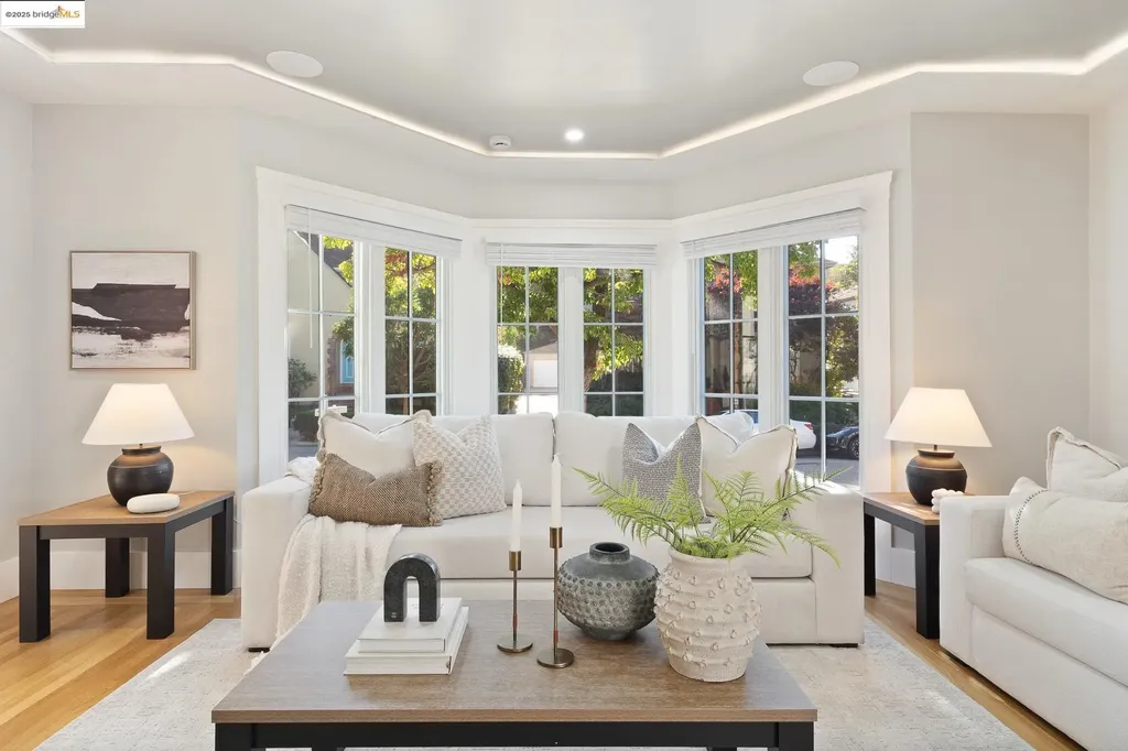 786 Trestle Glen Road Oakland CA 94610