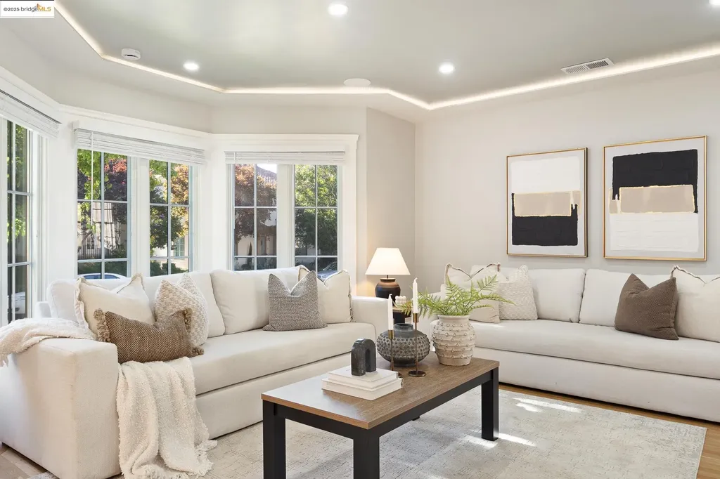 786 Trestle Glen Road Oakland CA 94610