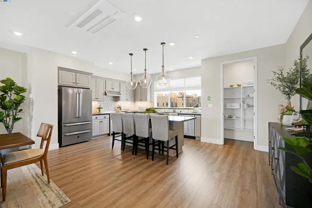 2256 Stanford Street Alameda CA 94501