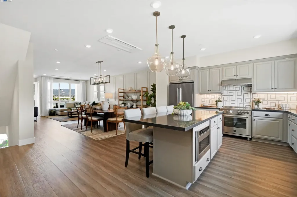 2256 Stanford Street Alameda CA 94501