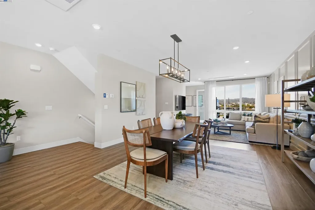2256 Stanford Street Alameda CA 94501