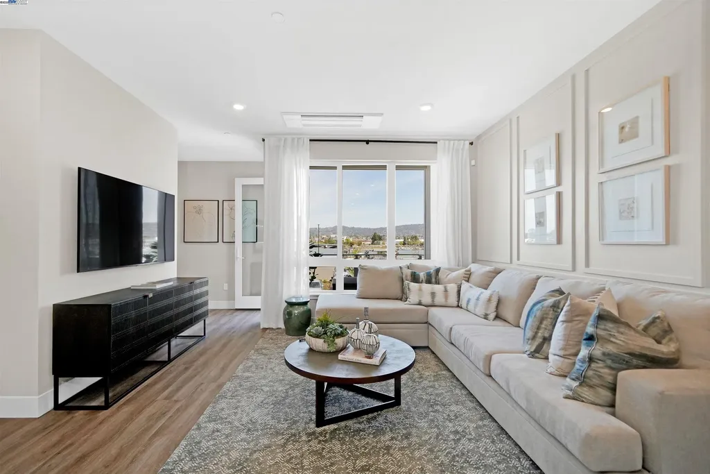 2256 Stanford Street Alameda CA 94501