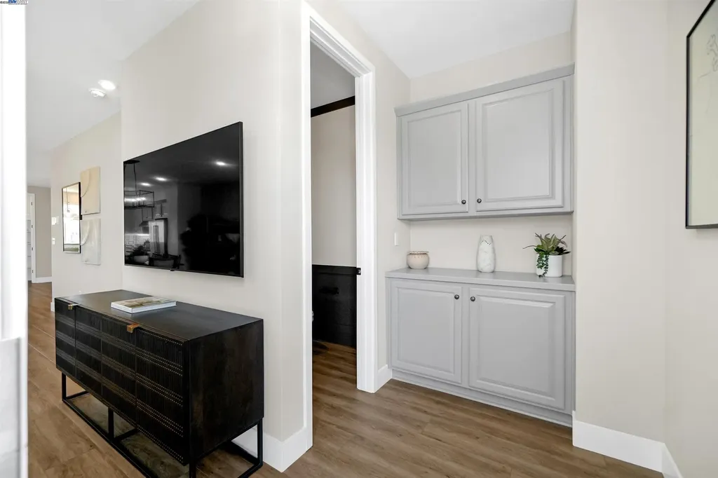 2256 Stanford Street Alameda CA 94501