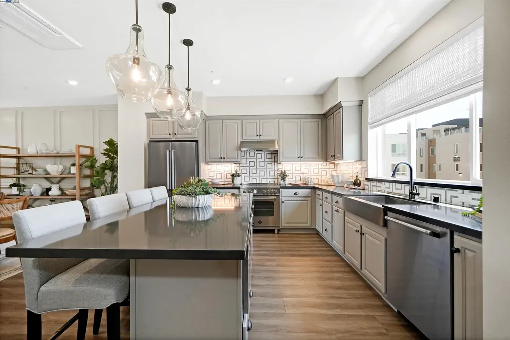 2256 Stanford Street Alameda CA 94501