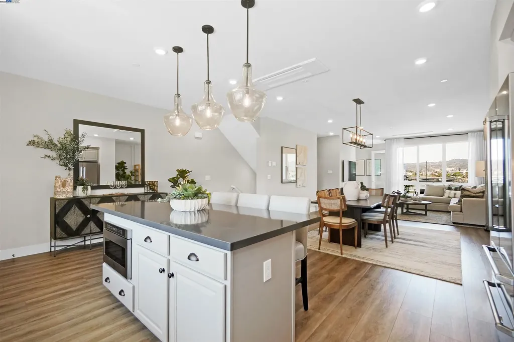 2256 Stanford Street Alameda CA 94501
