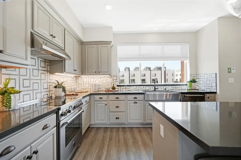 2256 Stanford Street Alameda CA 94501