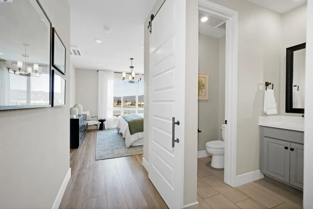 2256 Stanford Street Alameda CA 94501