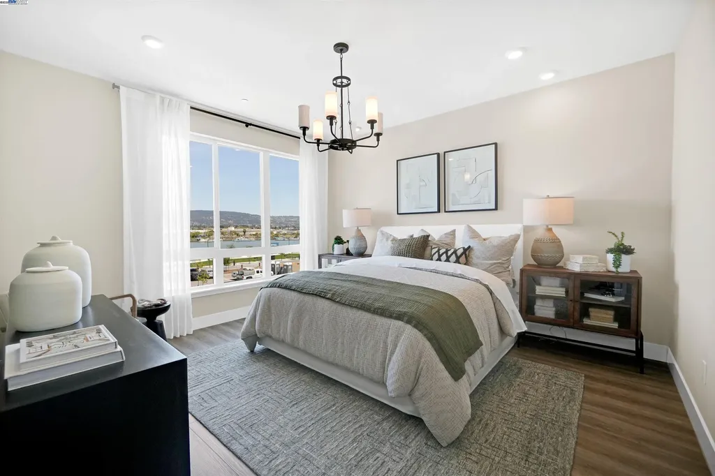 2256 Stanford Street Alameda CA 94501