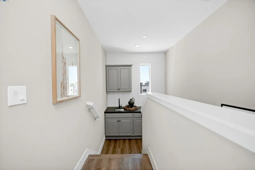 2256 Stanford Street Alameda CA 94501