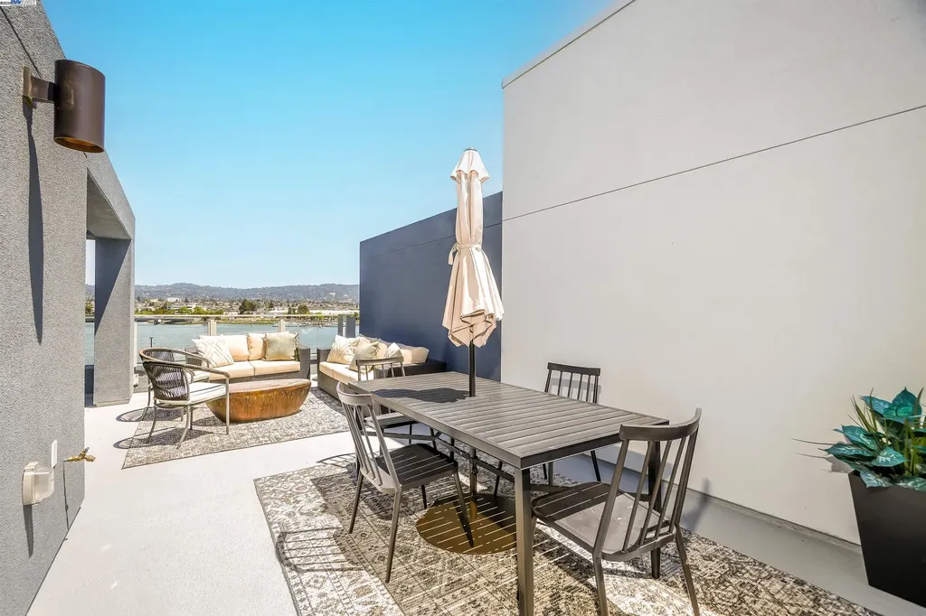 2256 Stanford Street Alameda CA 94501