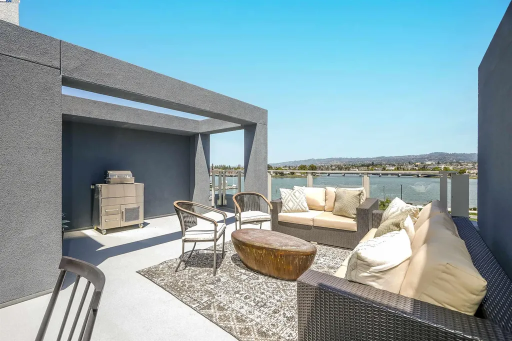2256 Stanford Street Alameda CA 94501