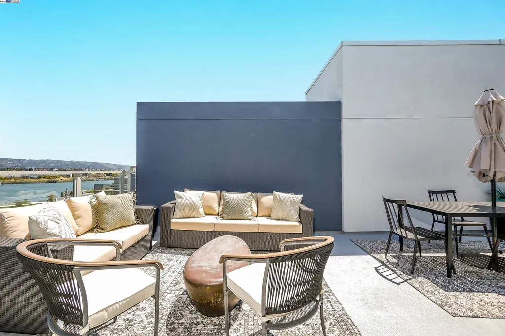 2256 Stanford Street Alameda CA 94501