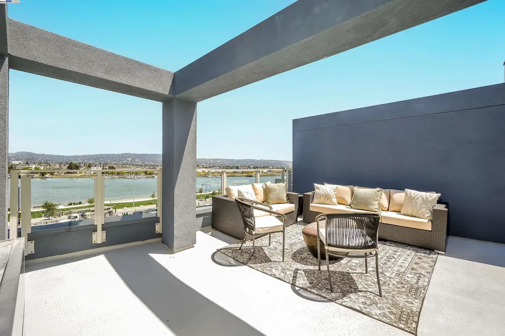 2256 Stanford Street Alameda CA 94501