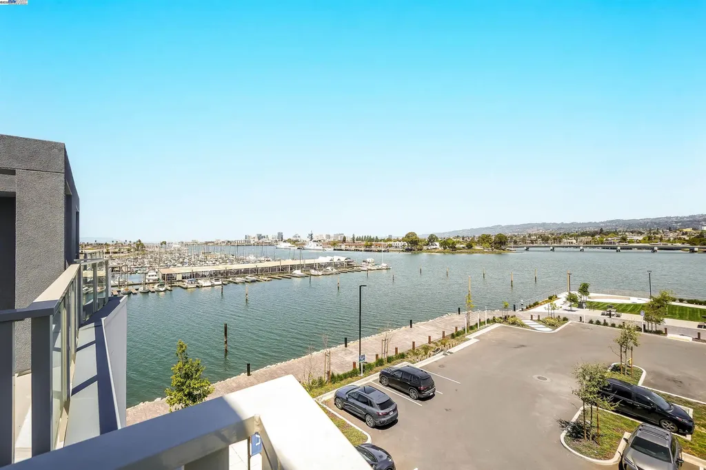 2256 Stanford Street Alameda CA 94501
