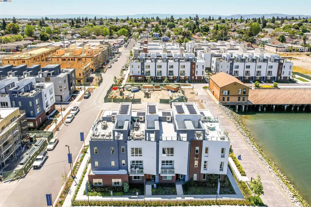 2256 Stanford Street Alameda CA 94501