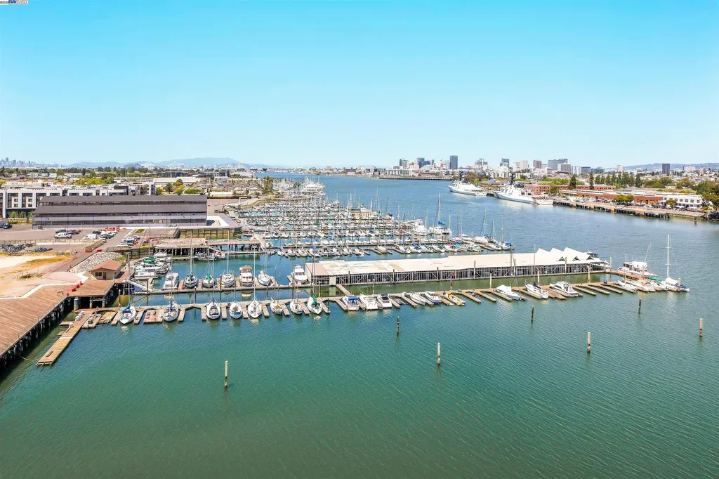 2256 Stanford Street Alameda CA 94501