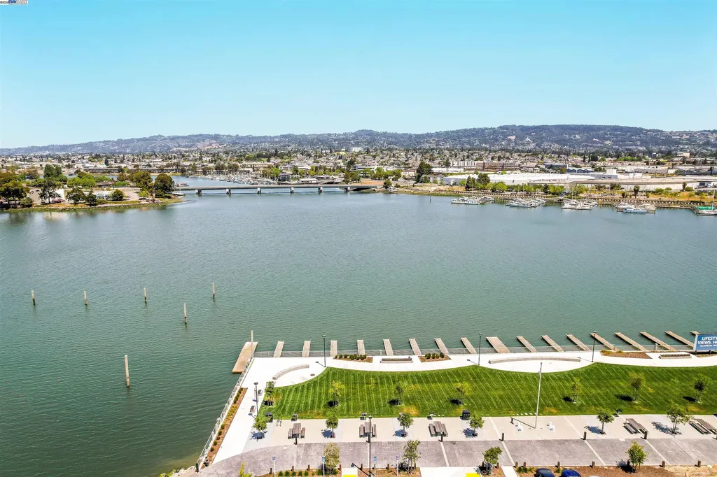 2256 Stanford Street Alameda CA 94501