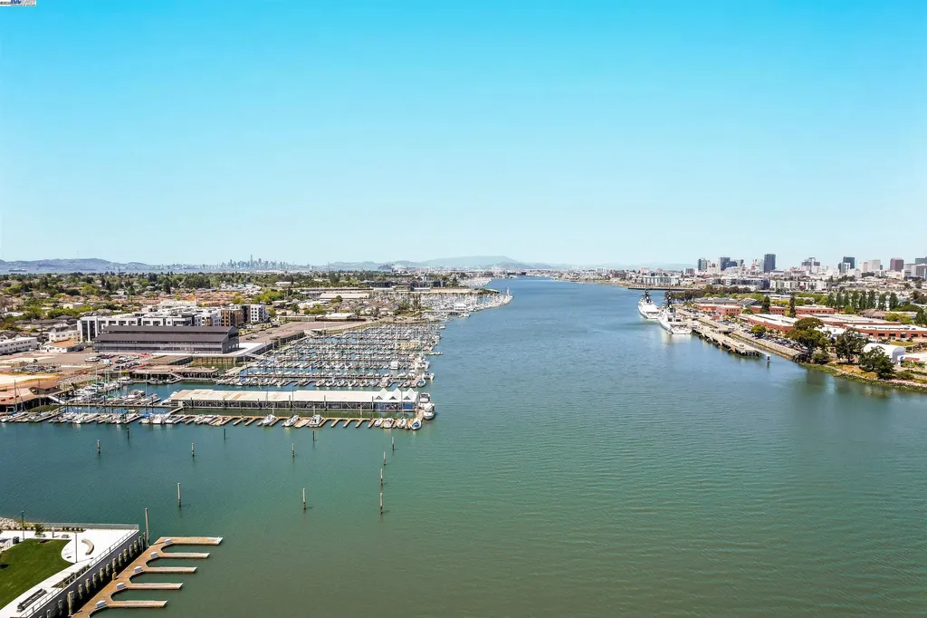 2256 Stanford Street Alameda CA 94501