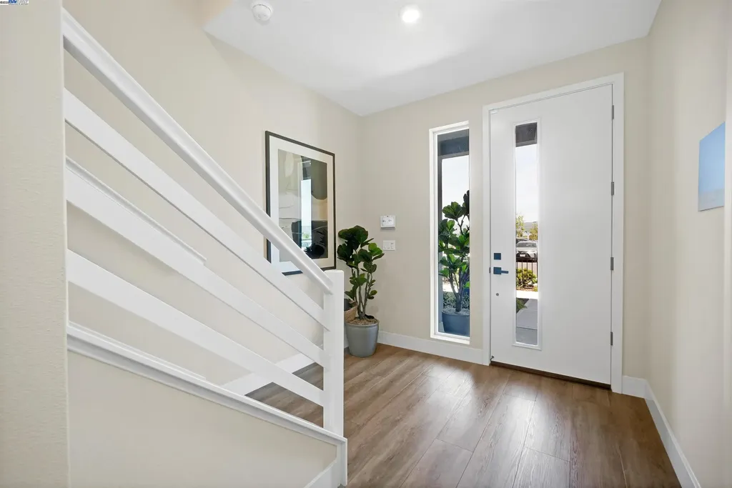 2256 Stanford Street Alameda CA 94501